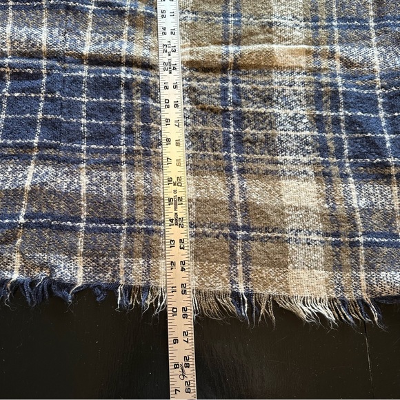 American Eagle Small Blue and White Cream Plaid Flannel Plus Free Scarf - Picture 8 of 10